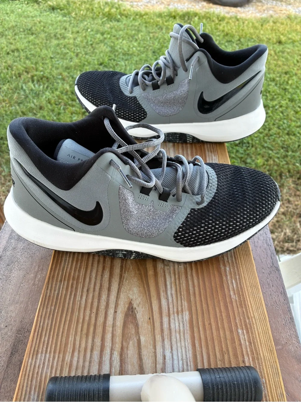 Nike Men's Gray and Black basketball Shoes